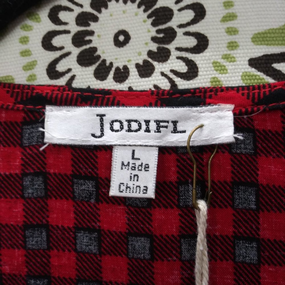 2133 Size Large Jodifl Red Plaid Tunic Top, NWT - Picture 4 of 6